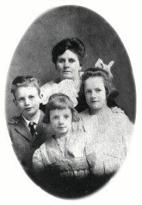 Josephine with 3 of her youngest children, perhaps circa 1915